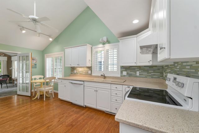 32 Drakes Landing, Hampton, NH 03842