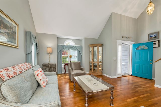 32 Drakes Landing, Hampton, NH 03842