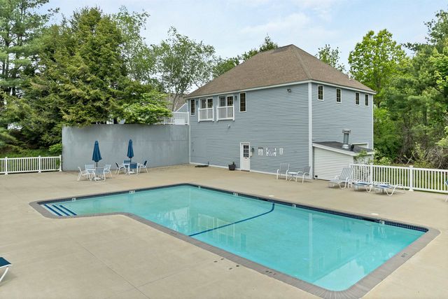 32 Drakes Landing, Hampton, NH 03842