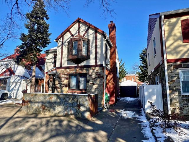 47-05 Utopia Parkway, Flushing, NY 11358