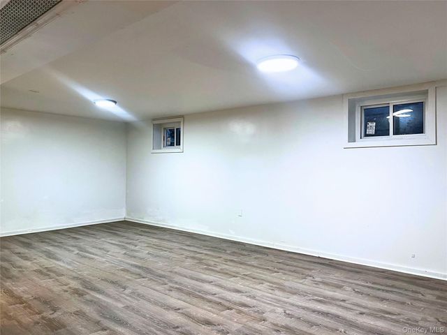 47-05 Utopia Parkway, Flushing, NY 11358