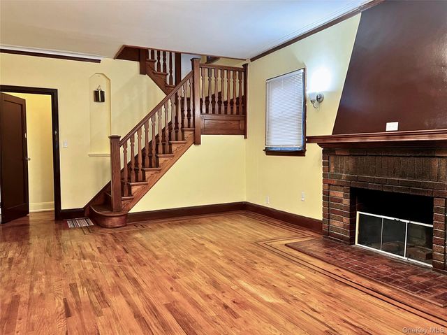 47-05 Utopia Parkway, Flushing, NY 11358