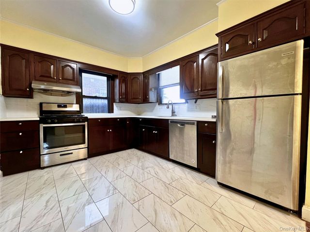47-05 Utopia Parkway, Flushing, NY 11358