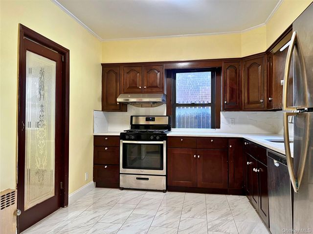 47-05 Utopia Parkway, Flushing, NY 11358