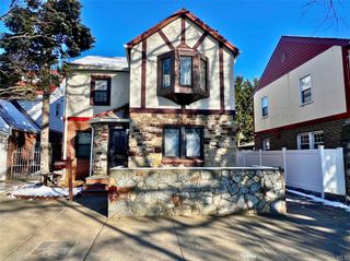 47-05 Utopia Parkway, Flushing, NY 11358