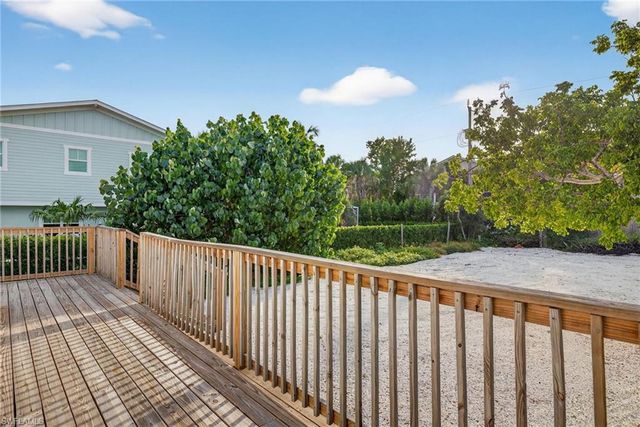 1171 Seagrape LN, Sanibel, FL 33957