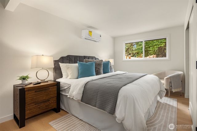 14205 77th Avenue NE, Kirkland, WA 98034