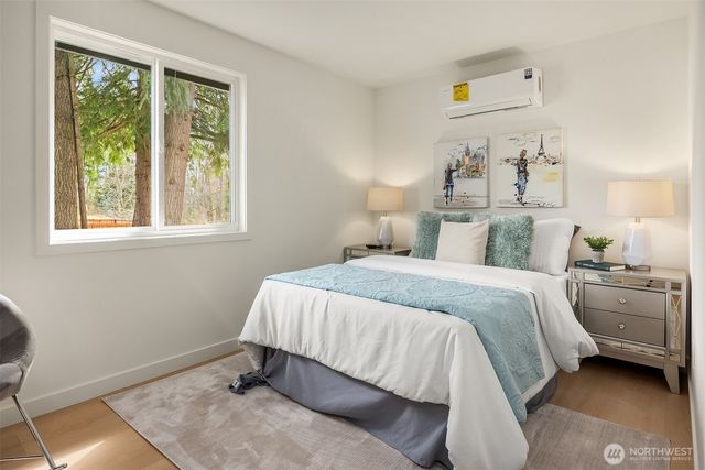 14205 77th Avenue NE, Kirkland, WA 98034