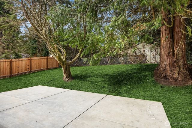 14205 77th Avenue NE, Kirkland, WA 98034