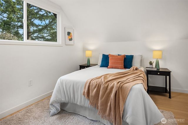 14205 77th Avenue NE, Kirkland, WA 98034
