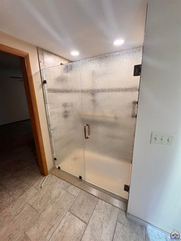 1100 SW 29th ST, Topeka, KS 66611