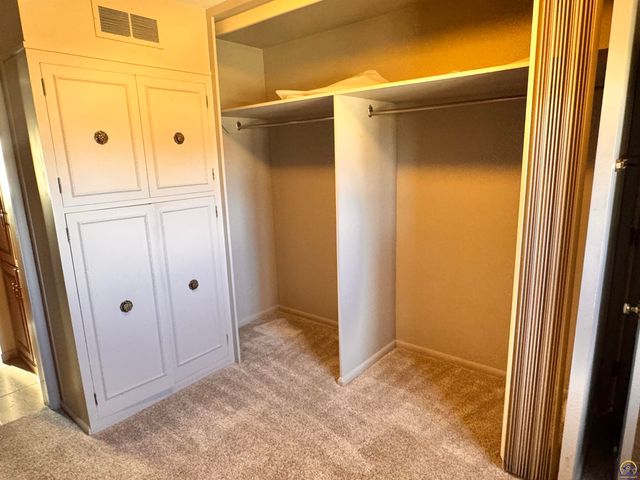 1100 SW 29th ST, Topeka, KS 66611