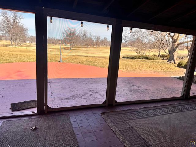 1100 SW 29th ST, Topeka, KS 66611