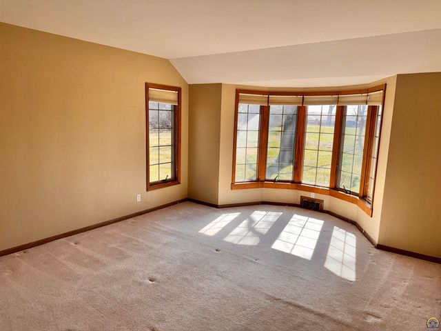 1100 SW 29th ST, Topeka, KS 66611