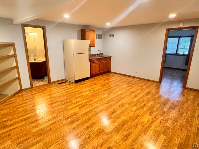 1100 SW 29th ST, Topeka, KS 66611