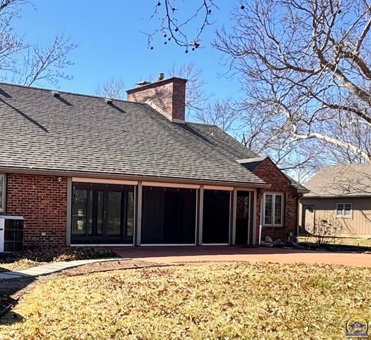 1100 SW 29th ST, Topeka, KS 66611