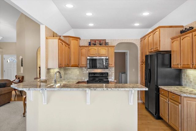 N54W16684 Ravenwood DRIVE, Menomonee Falls, WI 53051