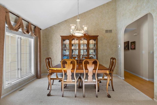 N54W16684 Ravenwood DRIVE, Menomonee Falls, WI 53051