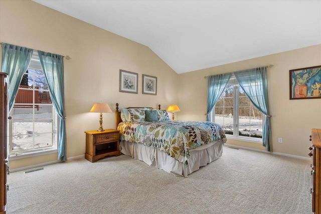 N54W16684 Ravenwood DRIVE, Menomonee Falls, WI 53051