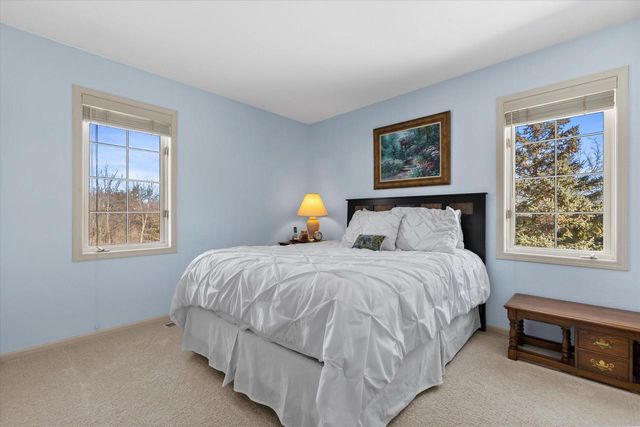 N54W16684 Ravenwood DRIVE, Menomonee Falls, WI 53051