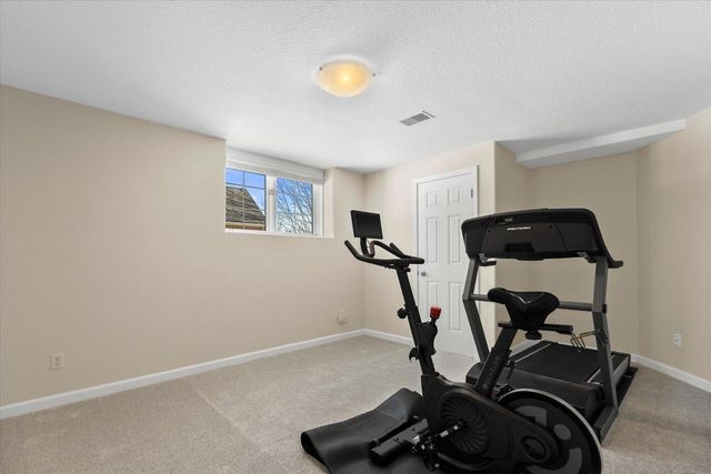 N54W16684 Ravenwood DRIVE, Menomonee Falls, WI 53051