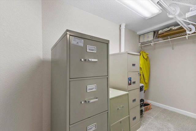 N54W16684 Ravenwood DRIVE, Menomonee Falls, WI 53051