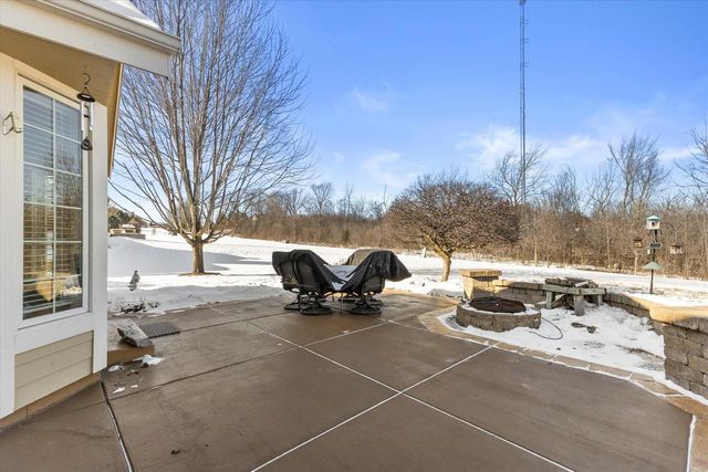 N54W16684 Ravenwood DRIVE, Menomonee Falls, WI 53051