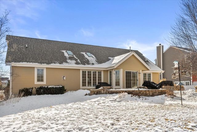 N54W16684 Ravenwood DRIVE, Menomonee Falls, WI 53051