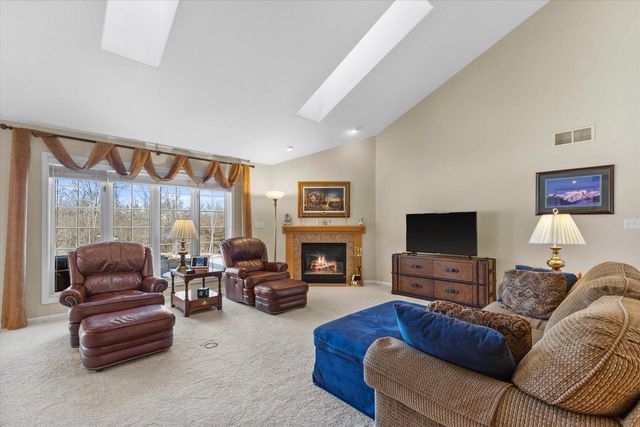 N54W16684 Ravenwood DRIVE, Menomonee Falls, WI 53051