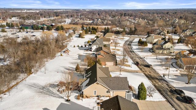 N54W16684 Ravenwood DRIVE, Menomonee Falls, WI 53051