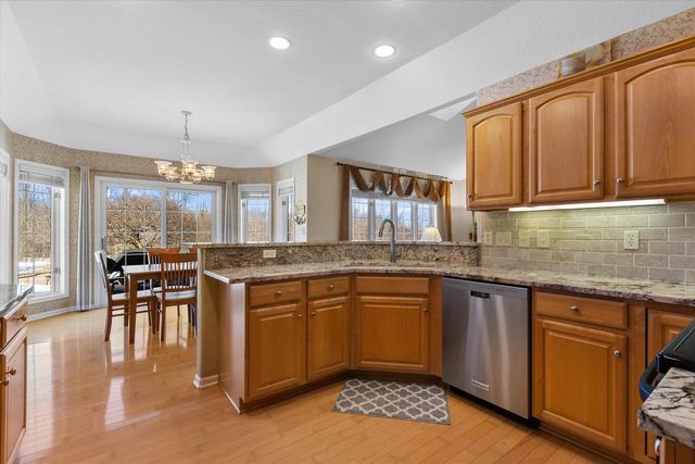 N54W16684 Ravenwood DRIVE, Menomonee Falls, WI 53051