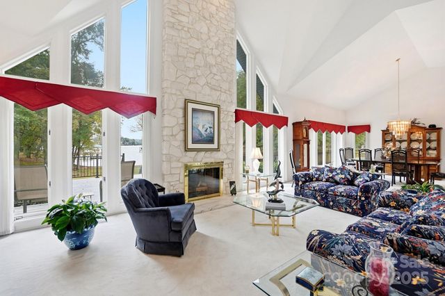 290 Blucher Circle, Lake Wylie, SC 29710