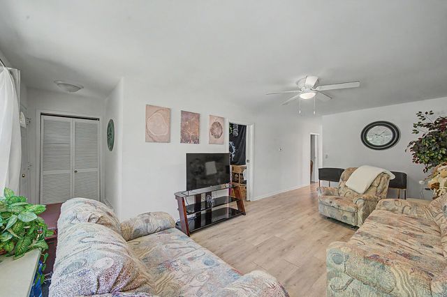 13443 S Avenue M, Chicago, IL 60633