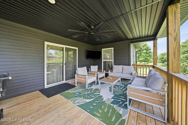 164 Country Trace Dr, Taylorsville, KY 40071