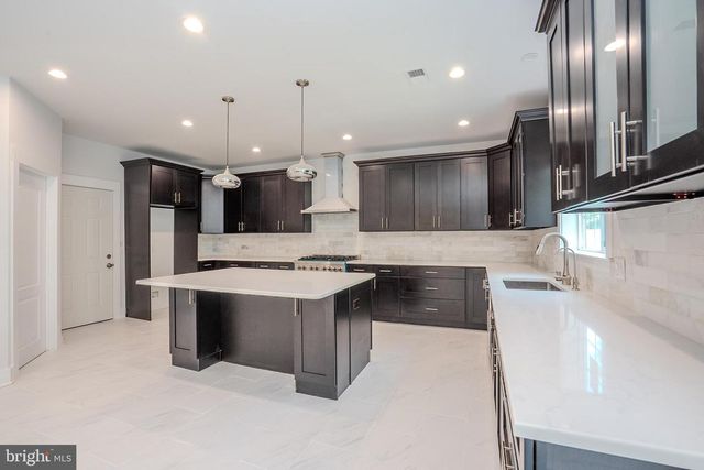 840 RIDGE RD, Monmouth Junction, NJ 08852
