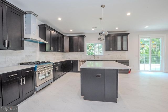 840 RIDGE RD, Monmouth Junction, NJ 08852