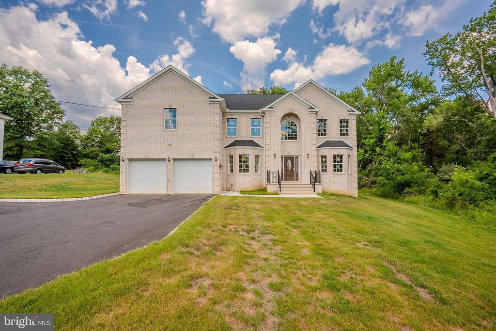 840 RIDGE RD, Monmouth Junction, NJ 08852