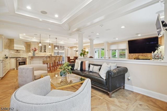 4 Sheffield Ct, Livingston Twp., NJ 07039