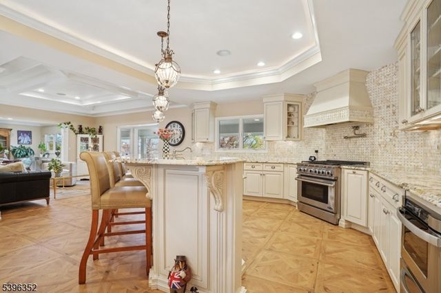 4 Sheffield Ct, Livingston Twp., NJ 07039