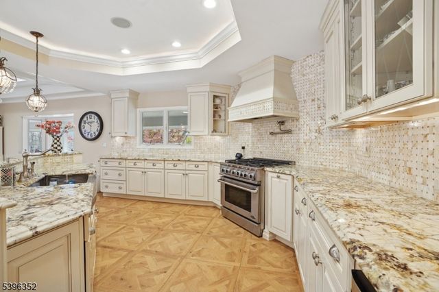 4 Sheffield Ct, Livingston Twp., NJ 07039