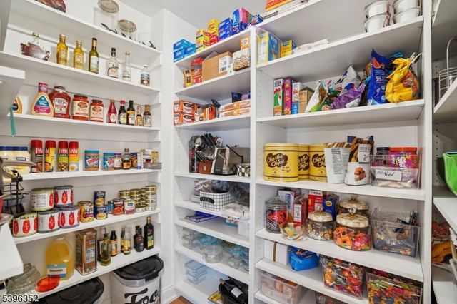 4 Sheffield Ct, Livingston Twp., NJ 07039