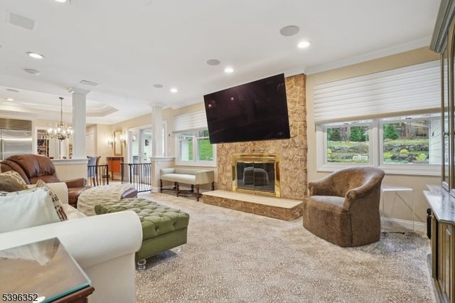 4 Sheffield Ct, Livingston Twp., NJ 07039