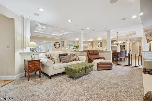 4 Sheffield Ct, Livingston Twp., NJ 07039