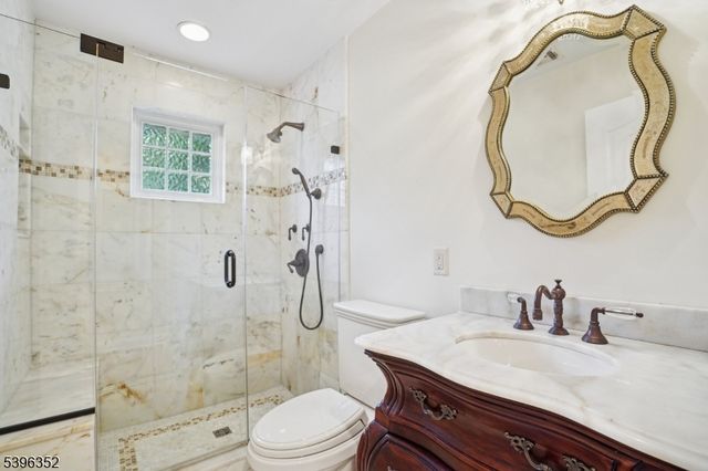 4 Sheffield Ct, Livingston Twp., NJ 07039