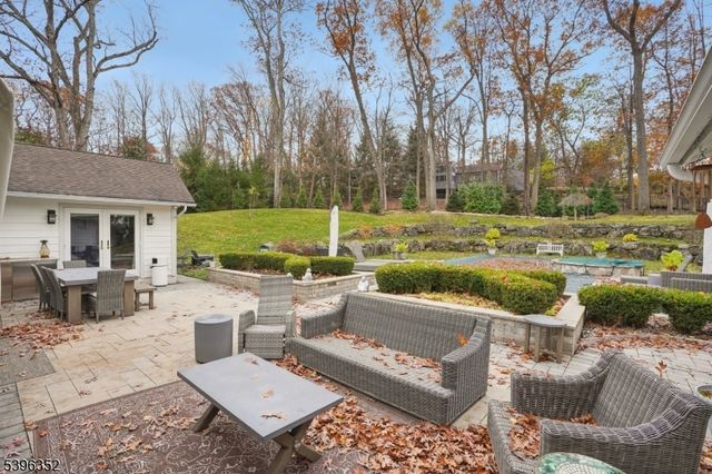 4 Sheffield Ct, Livingston Twp., NJ 07039