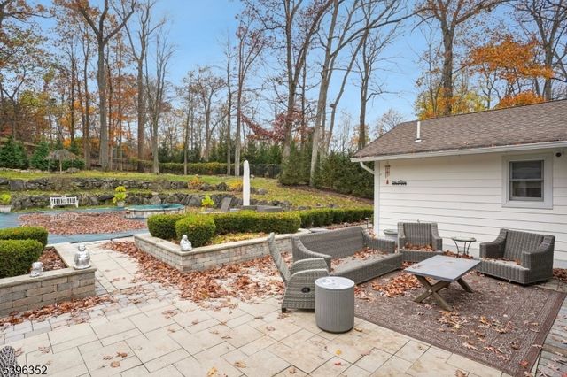 4 Sheffield Ct, Livingston Twp., NJ 07039