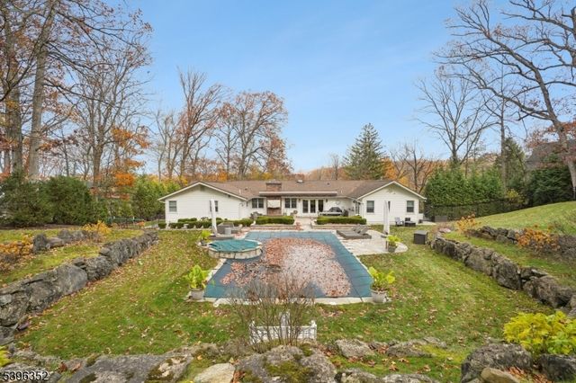 4 Sheffield Ct, Livingston Twp., NJ 07039