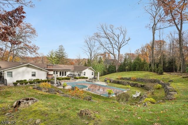 4 Sheffield Ct, Livingston Twp., NJ 07039