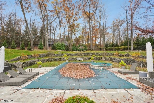 4 Sheffield Ct, Livingston Twp., NJ 07039