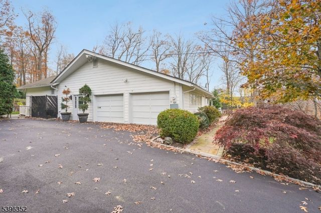 4 Sheffield Ct, Livingston Twp., NJ 07039